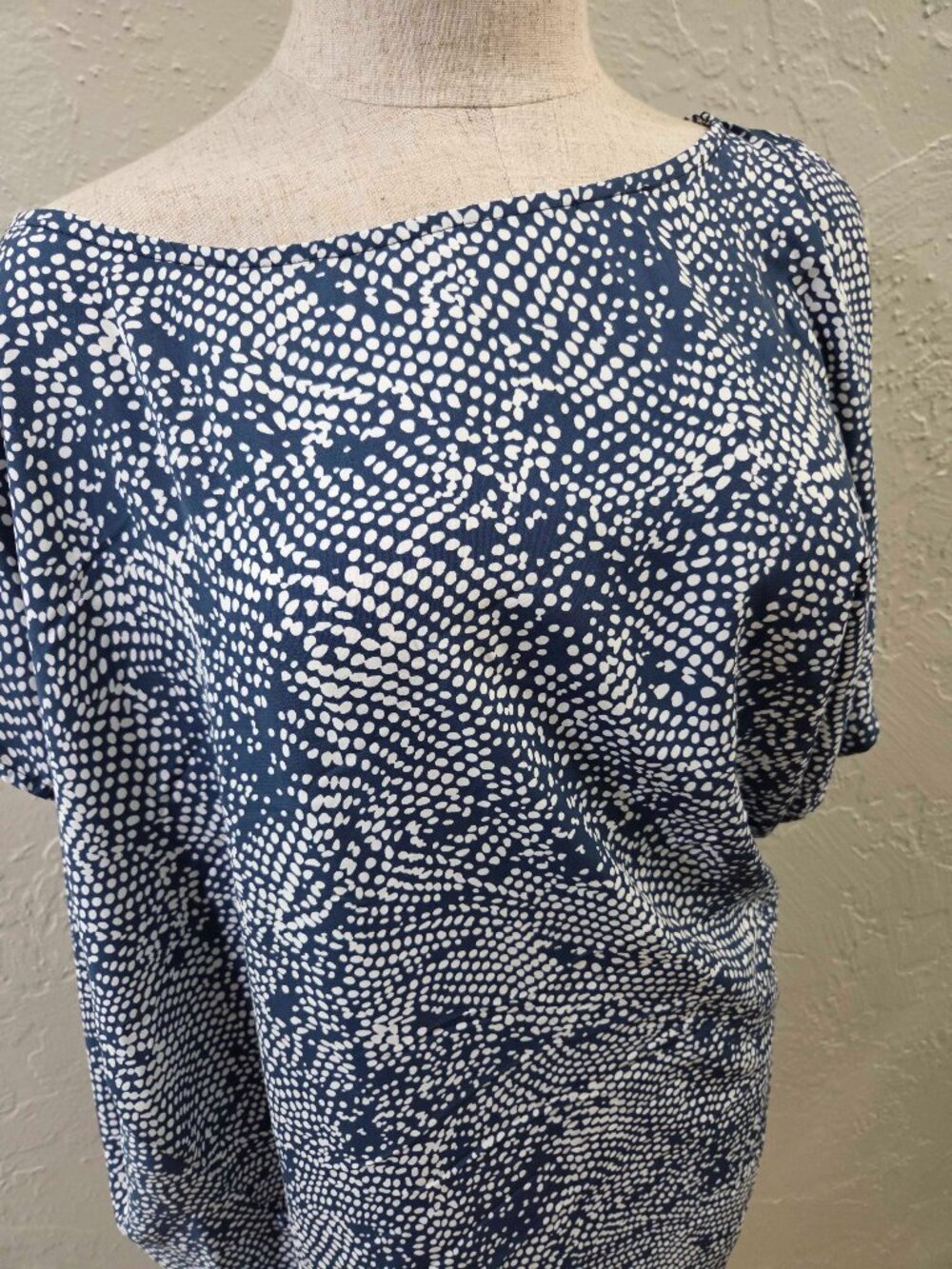 Vici Abstract Dot Print Dress With Asymmetrical Hem - Picture 3 of 6